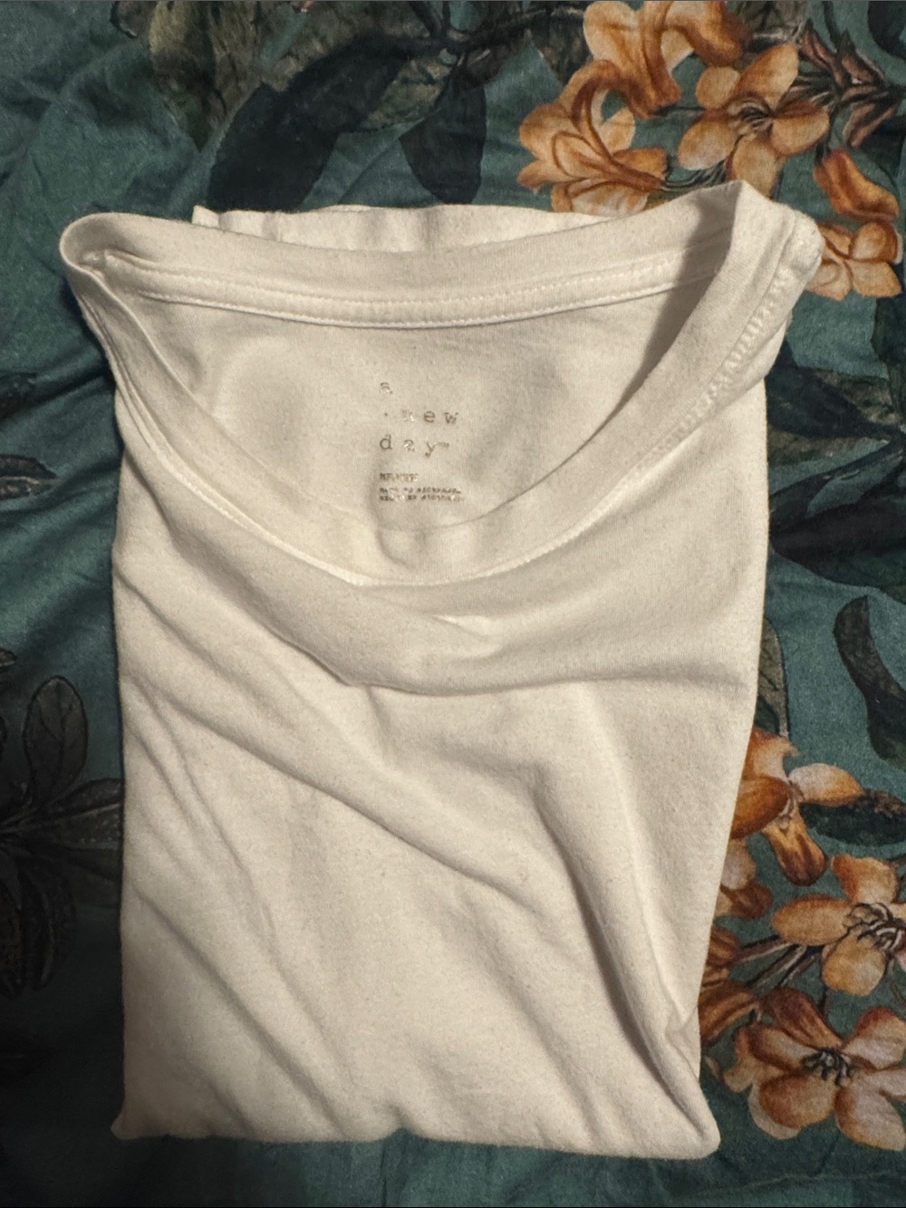 Women's White Cotton Crewneck tshirt